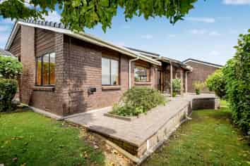 1 Otakau Road, Milford