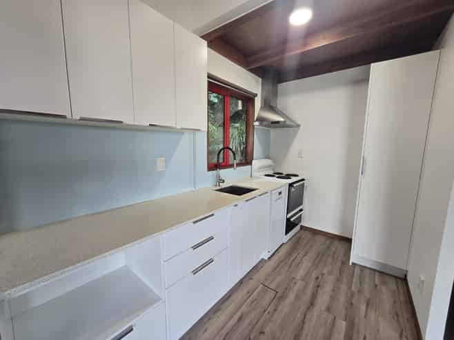 4/18 Hinau Road (2x bedroom with garage), Hataitai