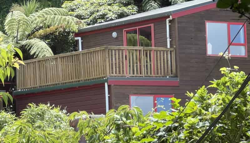 4/18 Hinau Road (2x bedroom with garage), Hataitai