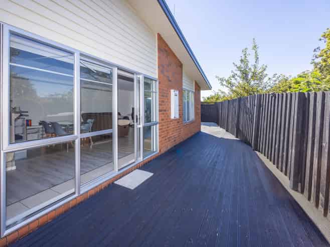 25D Tuhikaramea Road, Dinsdale