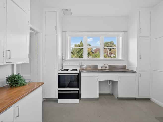 9 Rowe Place, Burwood