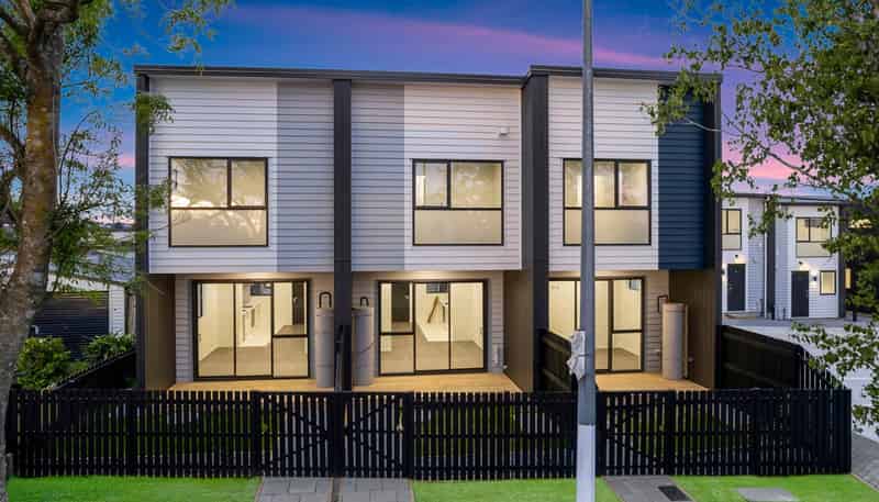 11/17 Barneys Farm Road, Clendon Park