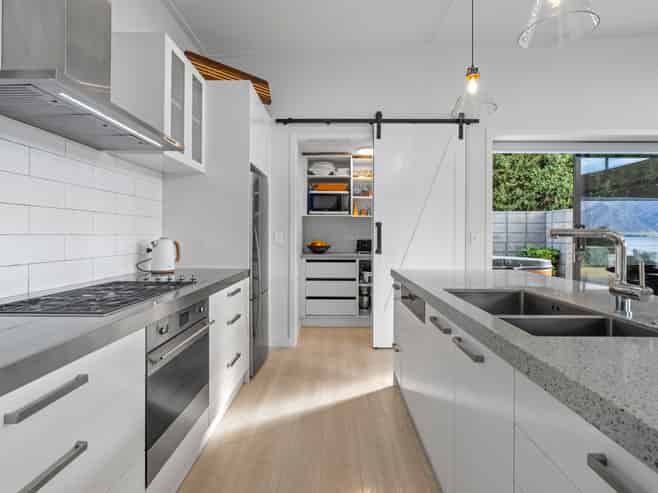 12 Flora Dora Parade, Lake Hawea