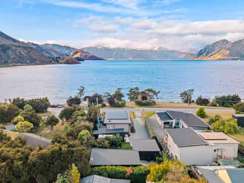 12 Flora Dora Parade, Lake Hawea