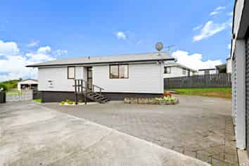 174 Finlayson Avenue, Weymouth