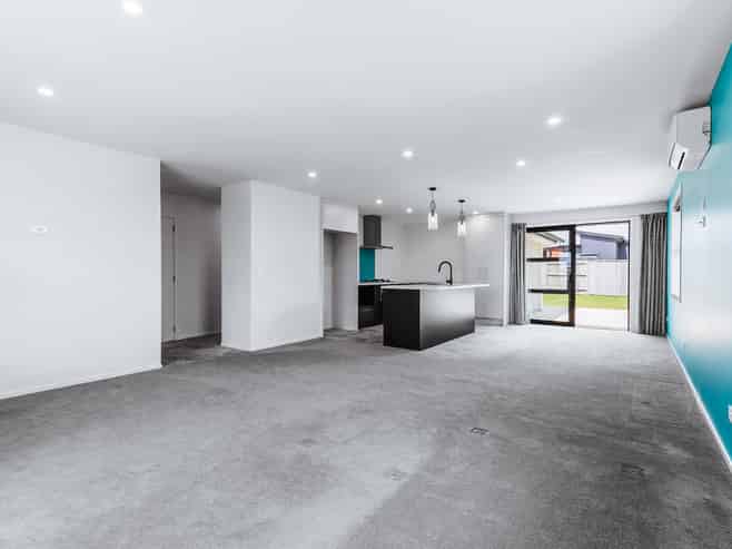 42 Maunganamu Drive, Wharewaka