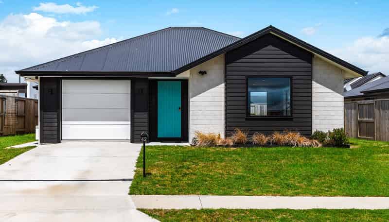 42 Maunganamu Drive, Wharewaka