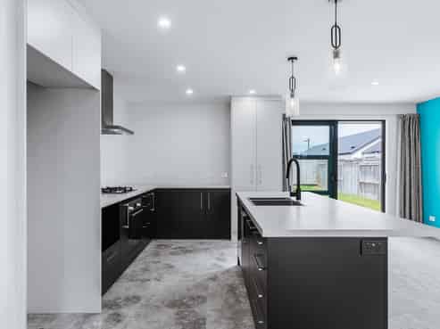 42 Maunganamu Drive, Wharewaka
