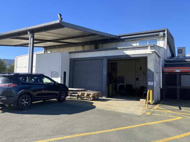 Multi - Use warehouse