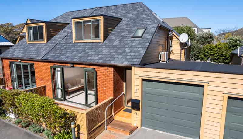 6 Futuna Close, Karori