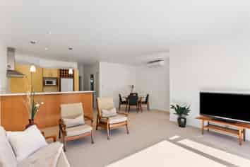 6 Futuna Close, Karori