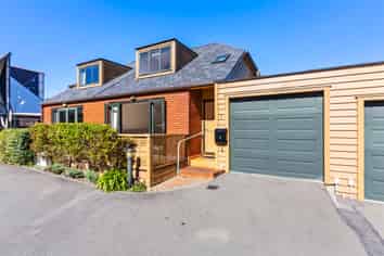 6 Futuna Close, Karori