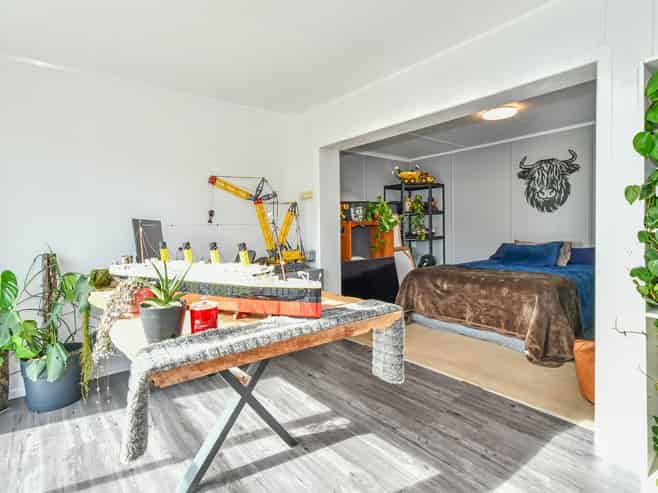 99 Barber Road, Bombay