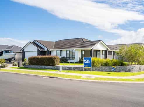 12 Kahukaka Road, One Tree Point