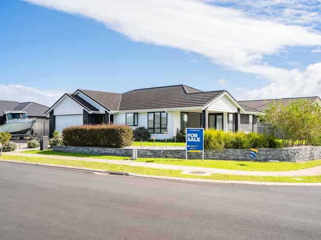 12 Kahukaka Road, One Tree Point