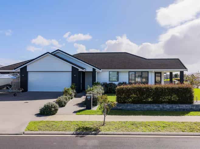 12 Kahukaka Road, One Tree Point