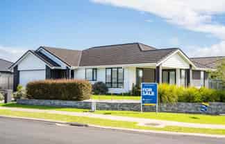 12 Kahukaka Road, One Tree Point