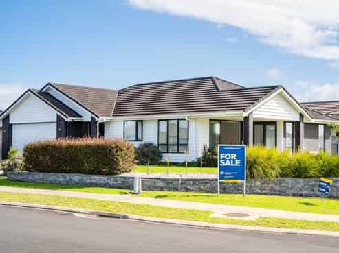 12 Kahukaka Road, One Tree Point