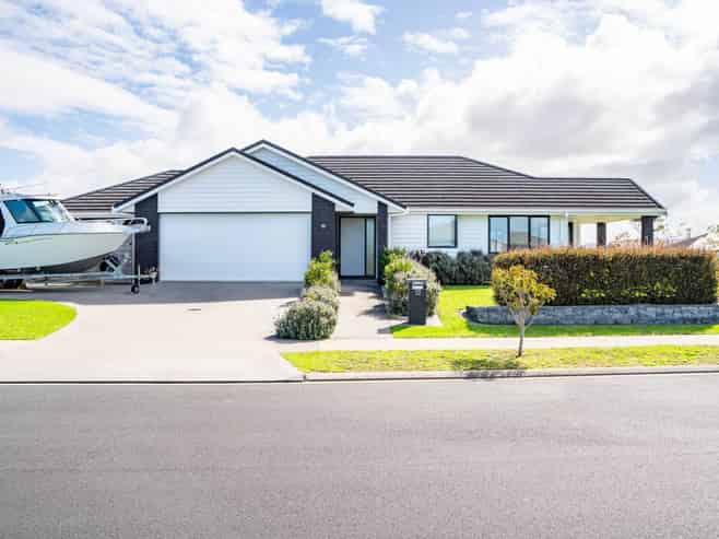 12 Kahukaka Road, One Tree Point