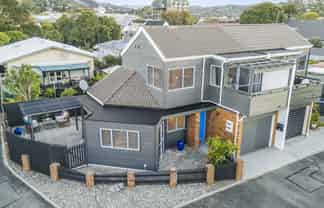 12 Highgrove Way, The Wood