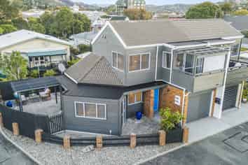 12 Highgrove Way, The Wood