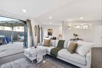 12 Highgrove Way, The Wood