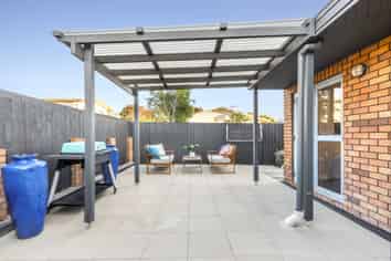 12 Highgrove Way, The Wood