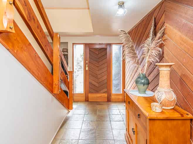 62 Shakespeare Road, Bastia Hill