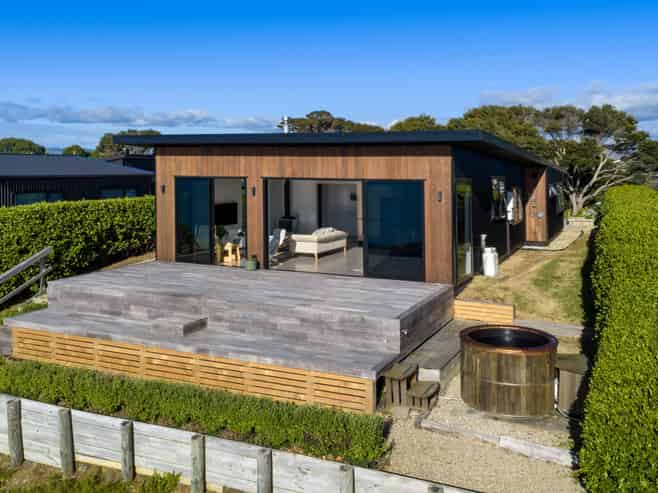 15 Rose Street, Raglan