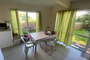 3/5A Hayr Road, Three Kings