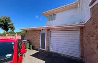 3/5A Hayr Road, Three Kings