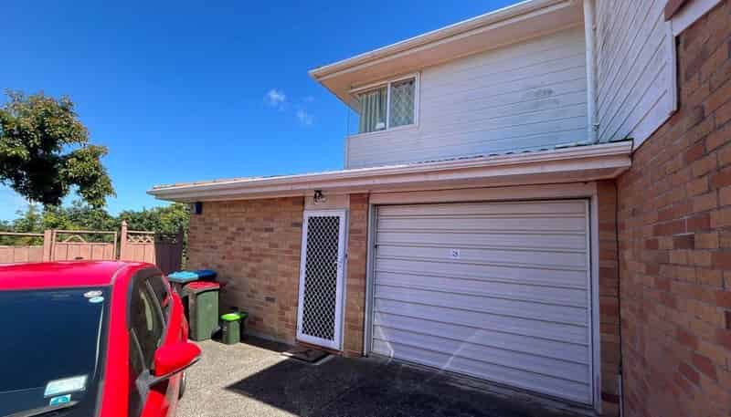 3/5A Hayr Road, Three Kings