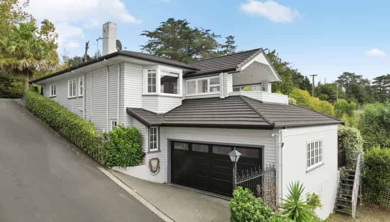 10 Ruakiwi Road, Hamilton Lake