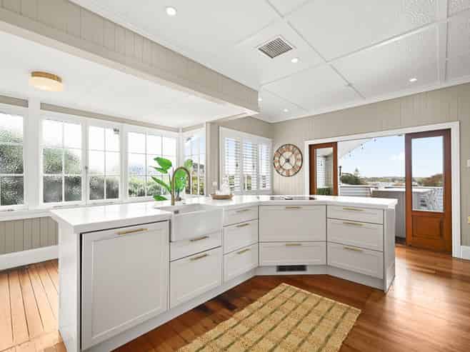 10 Ruakiwi Road, Hamilton Lake