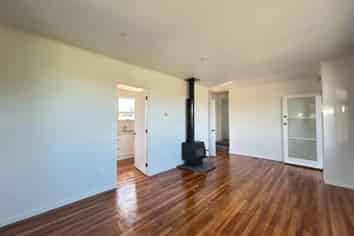 3 Barrys Road, Glendene