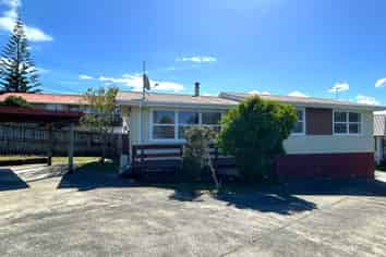 3 Barrys Road, Glendene