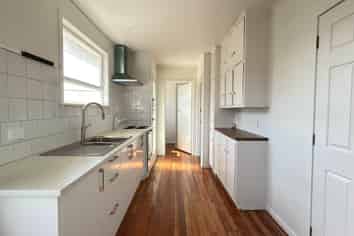 3 Barrys Road, Glendene