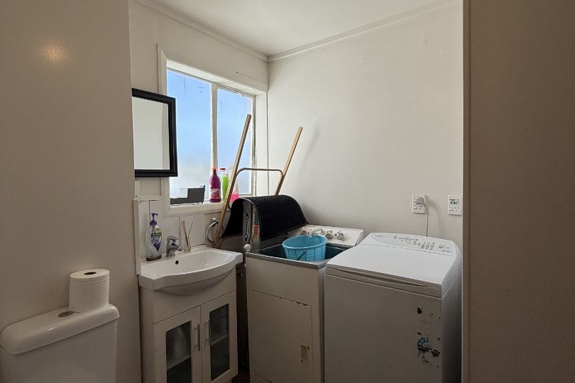 2-Bedroom Apartment in Berhampore – pohled 6