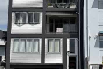 Professional 75sqm office: Central Howick location