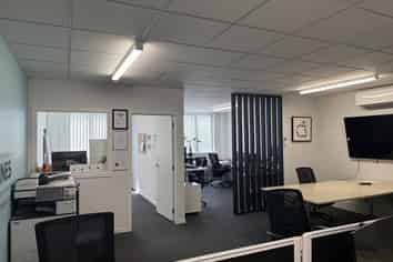 Professional 75sqm office: Central Howick location