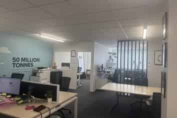 Professional 75sqm office: Central Howick location