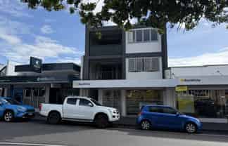 Professional 75sqm office: Central Howick location