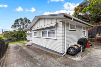 3 Jonathan Way, Paparangi