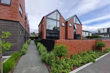 10/66 Innes Road, Saint Albans