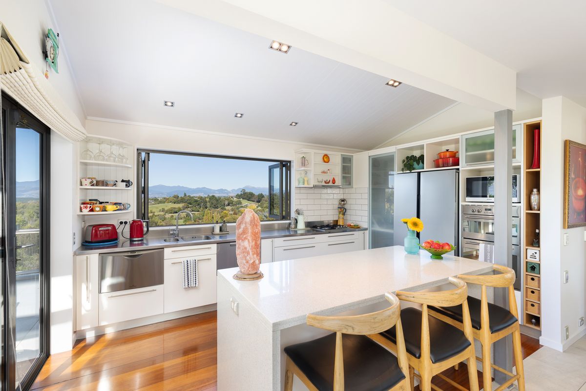 Versatile Coastal Living with Studio & Sea Views - Ansicht 5