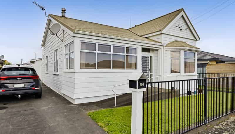 84 and 84a Argyle Street, Hawera