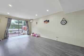 13 The Track, Takanini