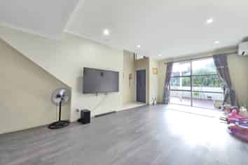 13 The Track, Takanini