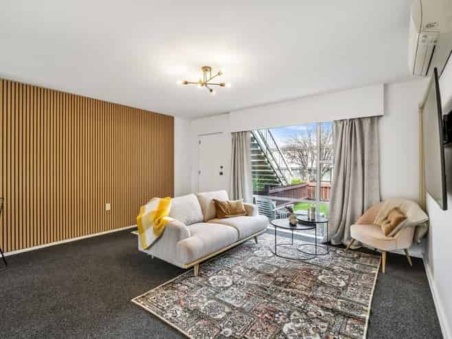 1/605 Hereford Street, Linwood