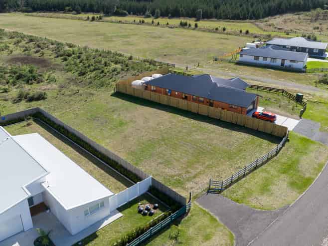 19 Waitarere Rise Avenue, WAITARERE BEACH